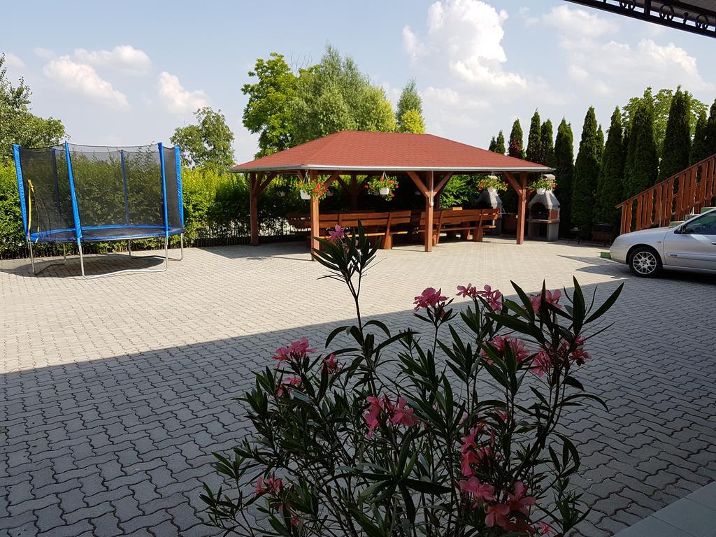 Apartman Taktik Velky Meder Exterior foto