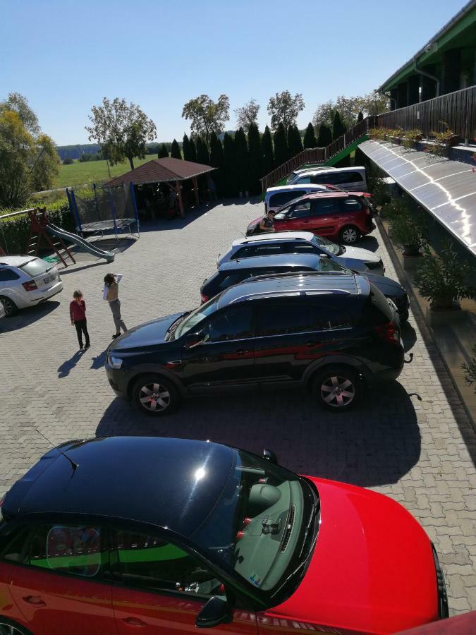 Apartman Taktik Velky Meder Exterior foto