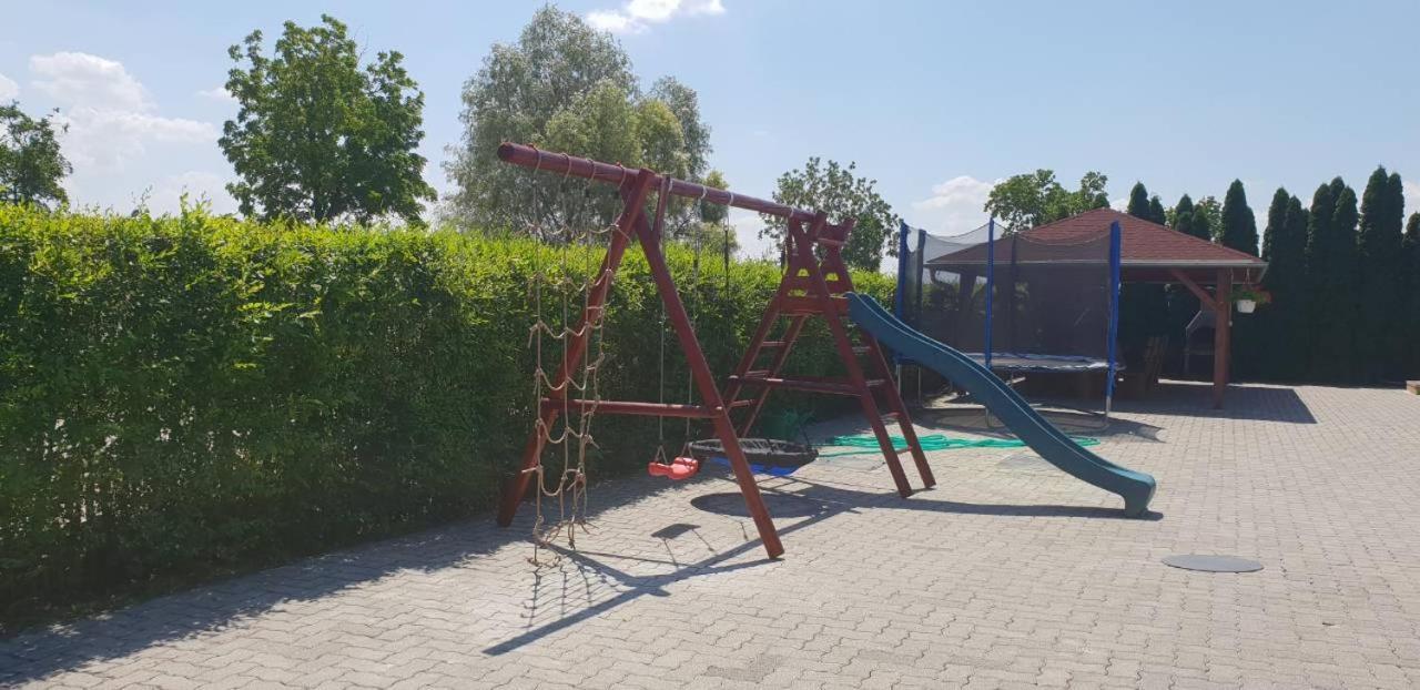 Apartman Taktik Velky Meder Exterior foto